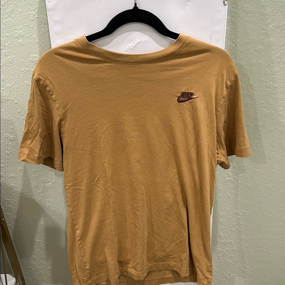 Nike Tan Short Sleeve Tee Classic Design